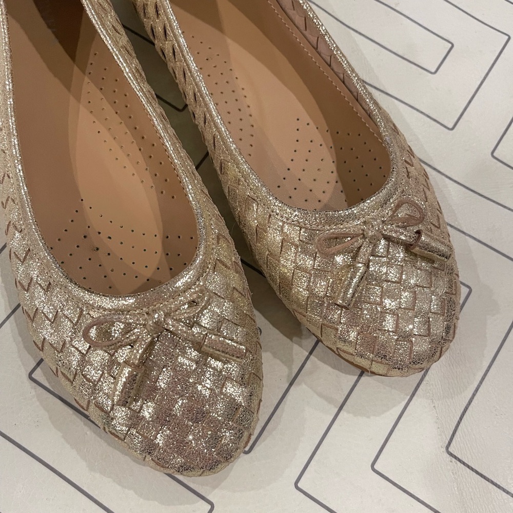 Carvela Gold Woven Leather Flats - Picture 7 of 12